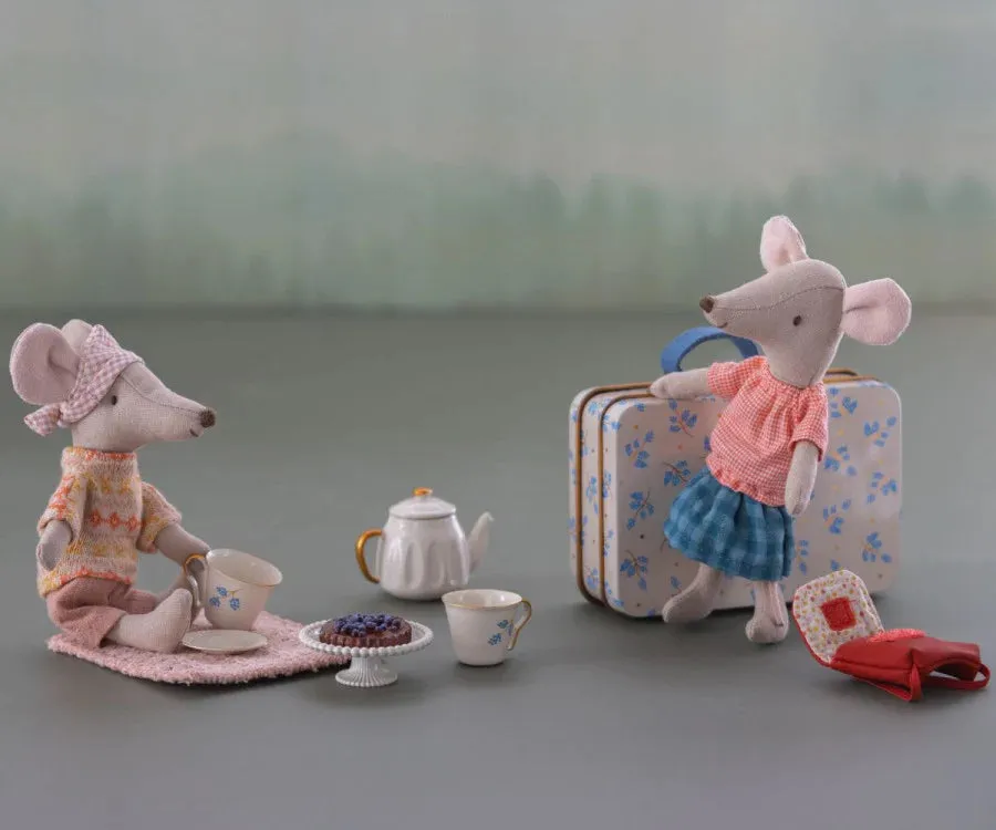 Afternoon Treat, Mouse- Blue Madelaine