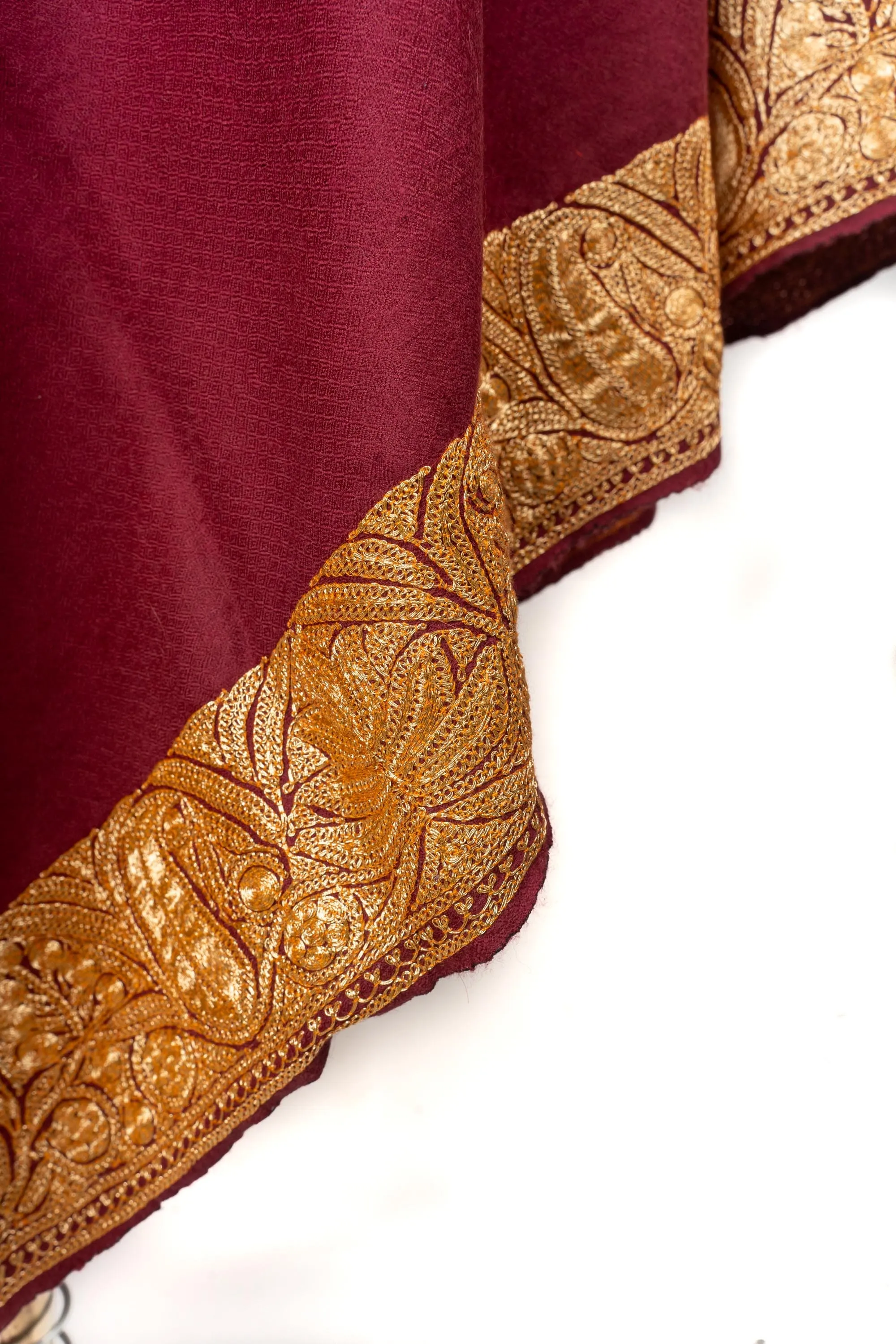 Crimson Elegance Hand-Tilla Embroidery Majestic Pashmina Shawl