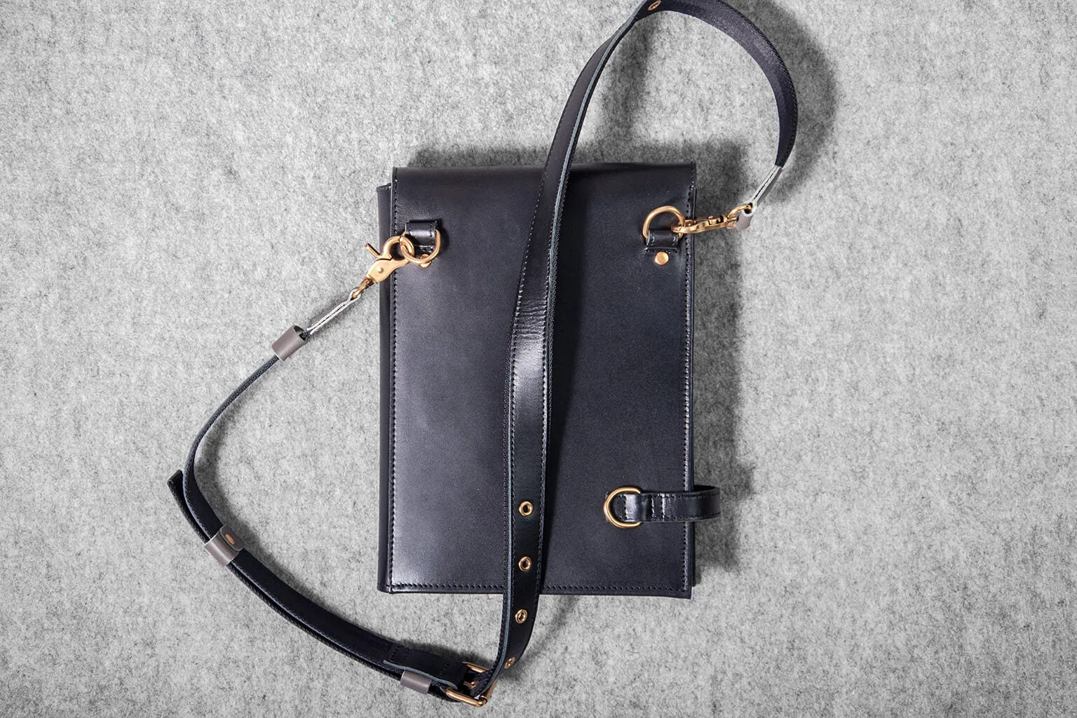 DESIGNER CLUTCH - black