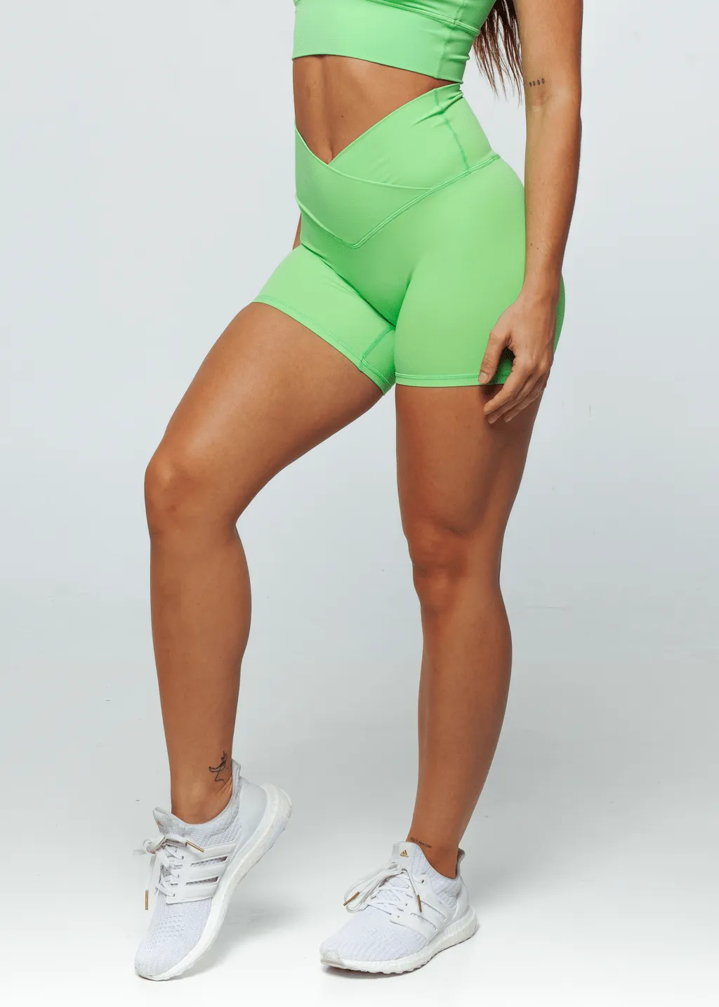 Essence Cross Shorts - Lime