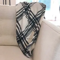 FEARRINGTON SIGNATURE COLLECTION - PLAID FLEECE THROW