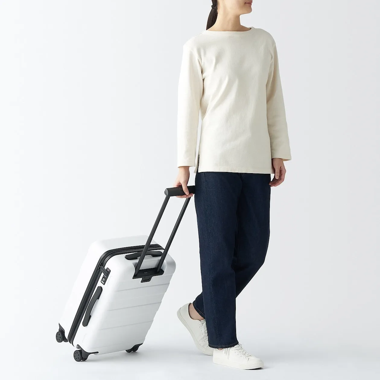 Hard Shell Suitcase - 36L (54cm)