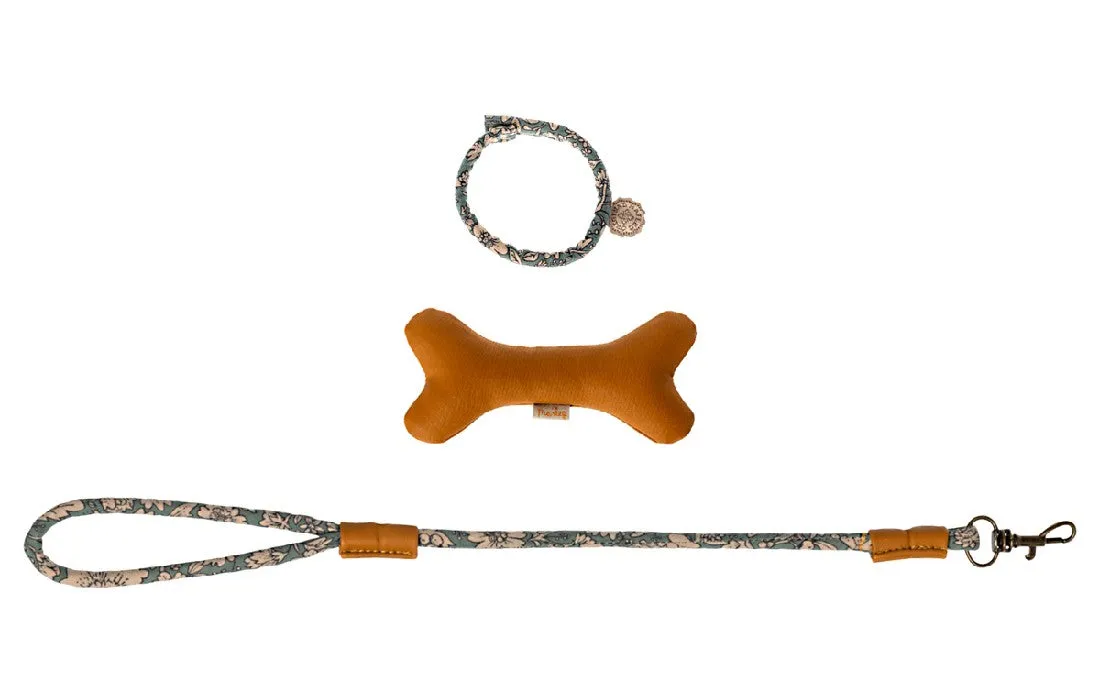 MAILEG - DOG PLUSH: ACCESSORIES IN A TIN BLUE