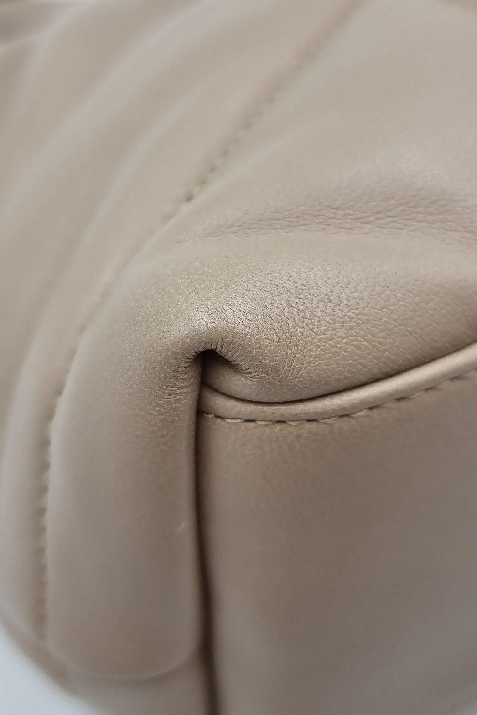 Small Loulou Puffer Bag Nude