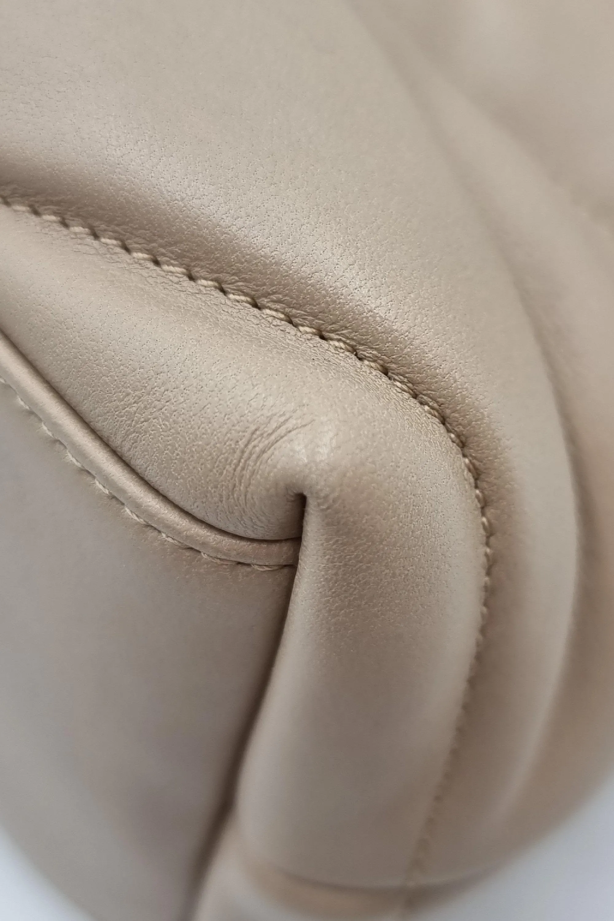 Small Loulou Puffer Bag Nude